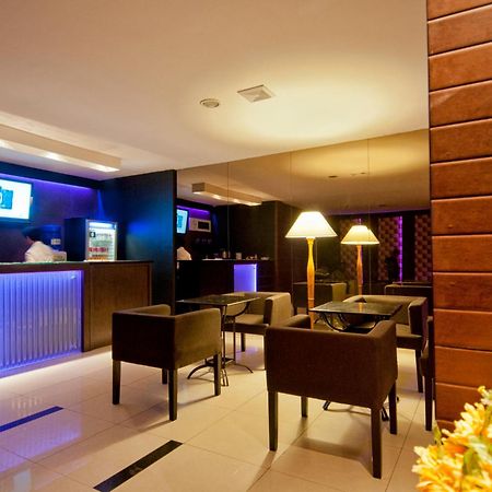 Grand Sakura Hotel Медан Экстерьер фото