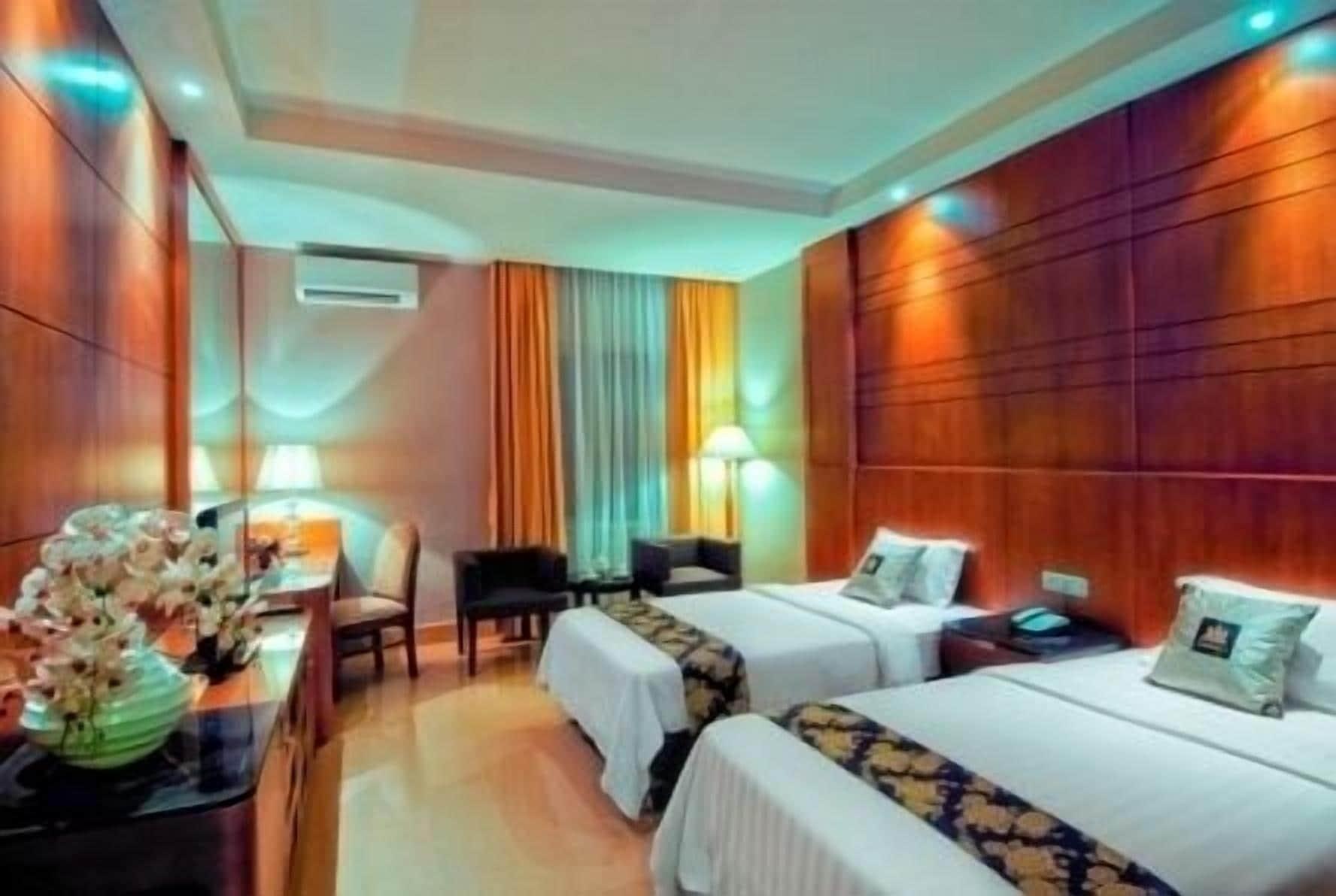 Grand Sakura Hotel Медан Экстерьер фото