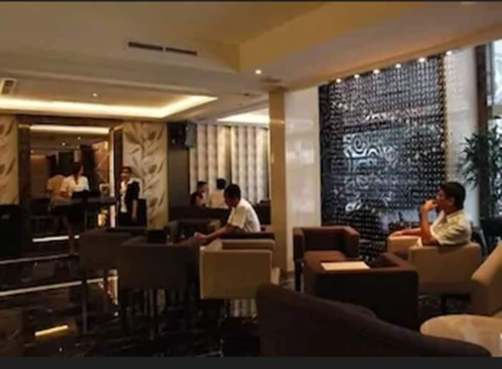 Grand Sakura Hotel Медан Экстерьер фото