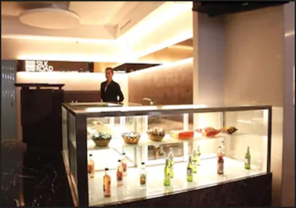 Grand Sakura Hotel Медан Экстерьер фото