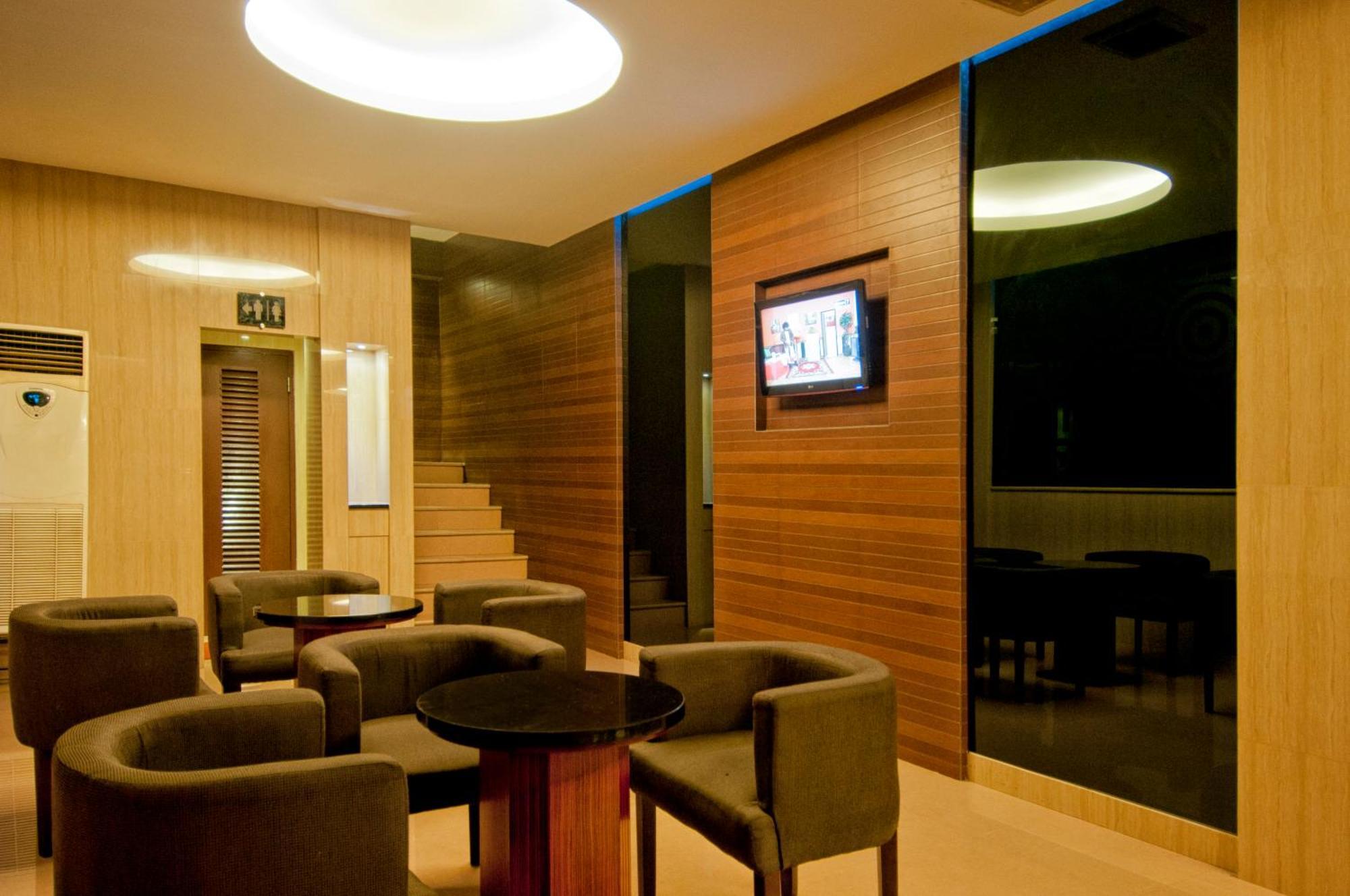 Grand Sakura Hotel Медан Экстерьер фото