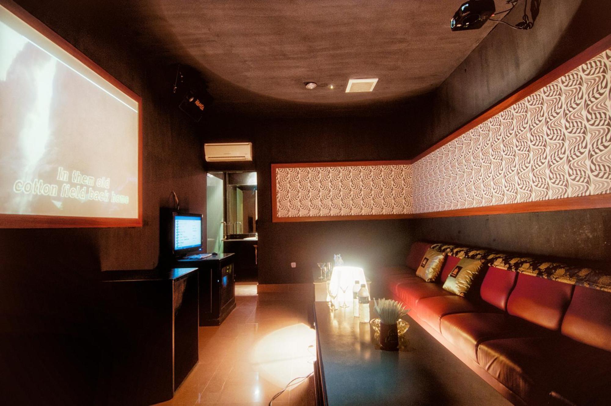 Grand Sakura Hotel Медан Экстерьер фото