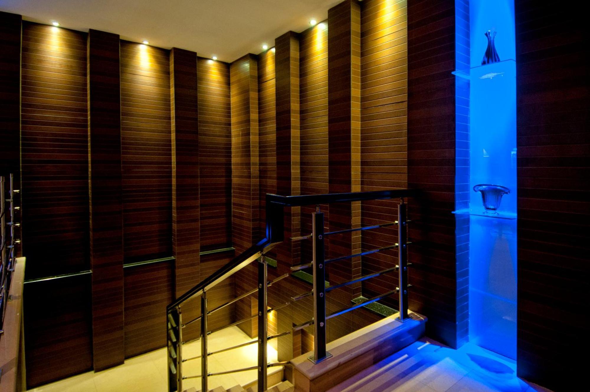 Grand Sakura Hotel Медан Экстерьер фото