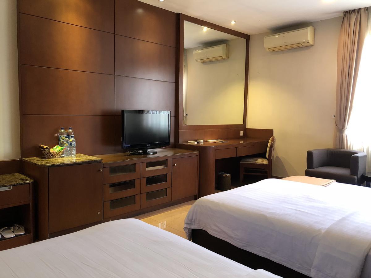 Grand Sakura Hotel Медан Экстерьер фото