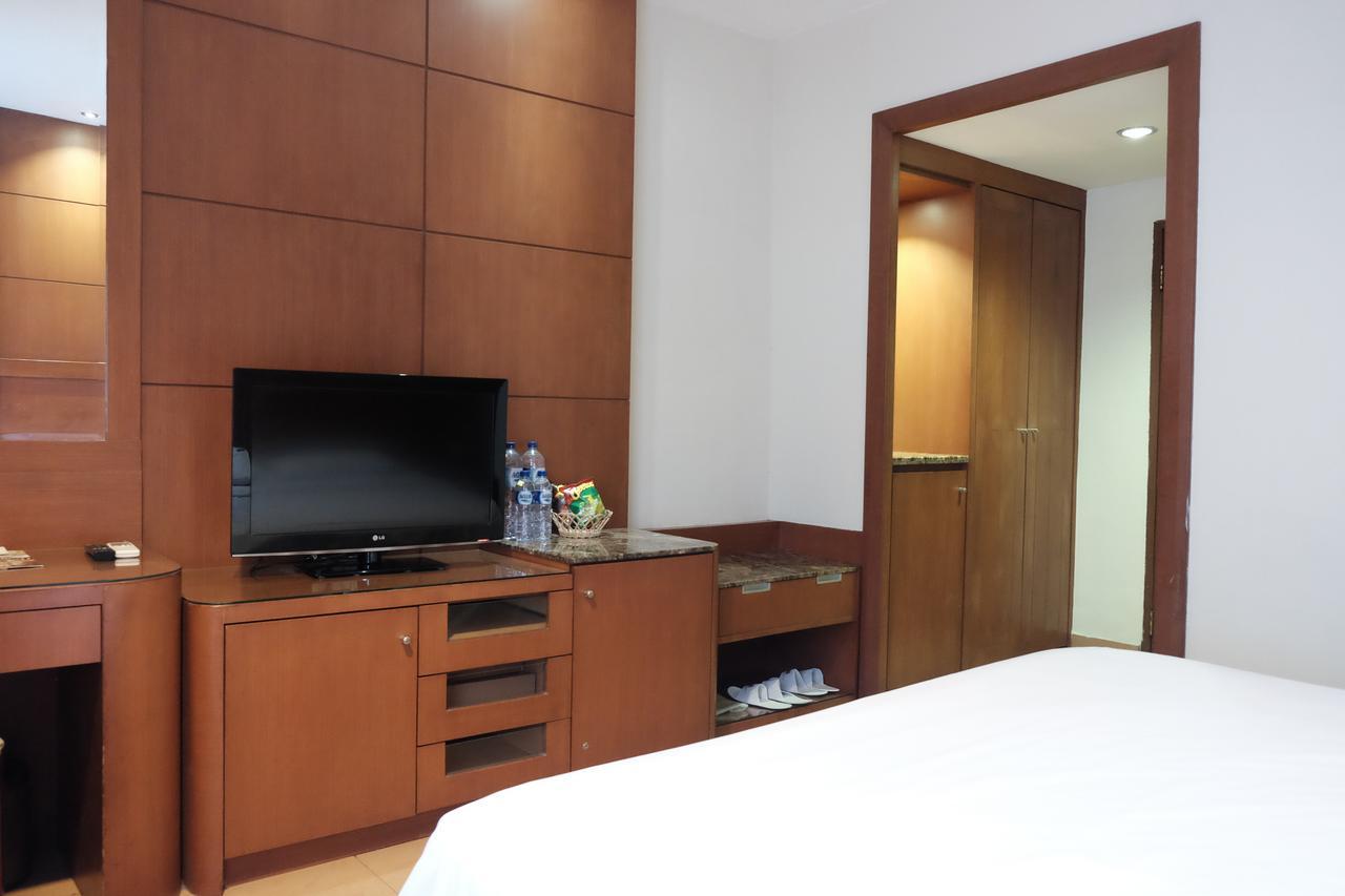 Grand Sakura Hotel Медан Экстерьер фото